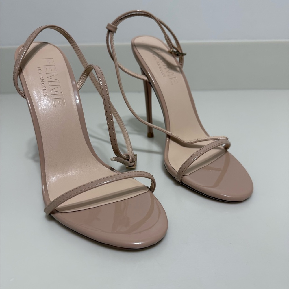 Femme LA The Necessary Sandals in beige - Picture 5 of 11